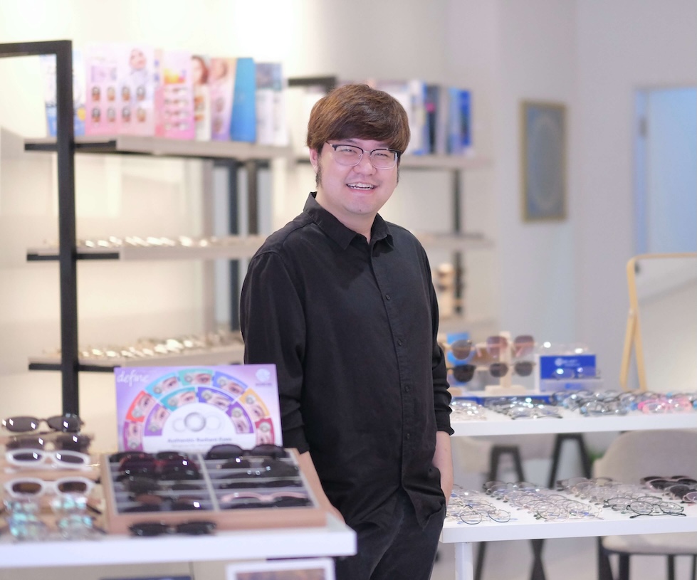 JJ Lim, Frames & Lens Advisor